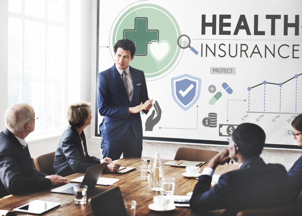 Understanding the Basics of Health Insurance: Who Should Buy It and At What Age? Health Insurance Planning for Every Life Stage